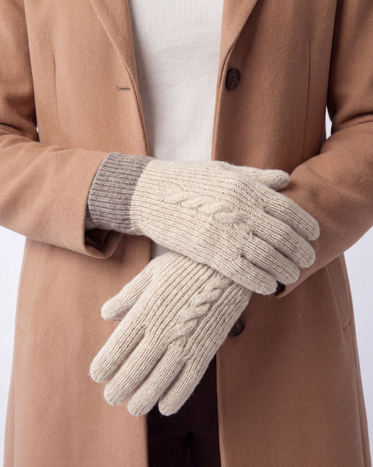 Cashmere cable knit ribbed gloves – Cream – detail