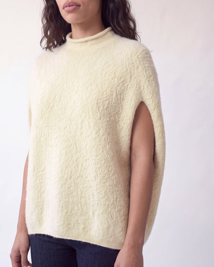 Sleeveless jumper in brushed wool blend – Cream – detail