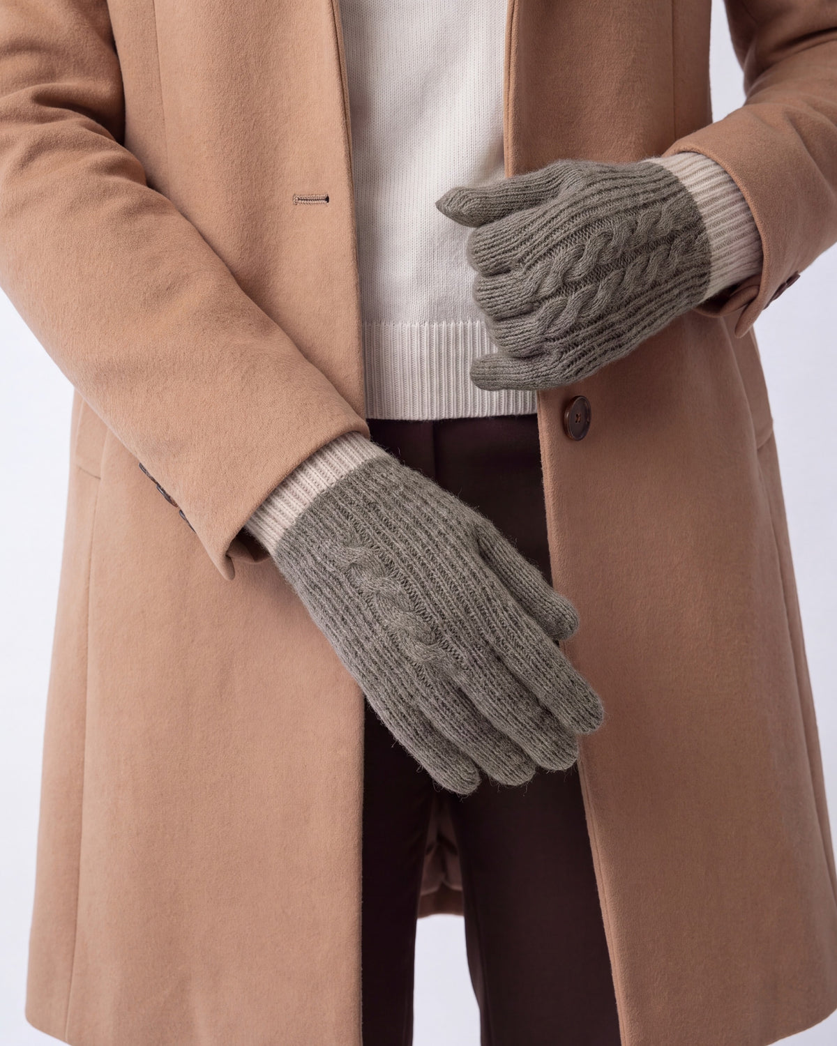 Cashmere cable knit ribbed gloves – Taupe – detail