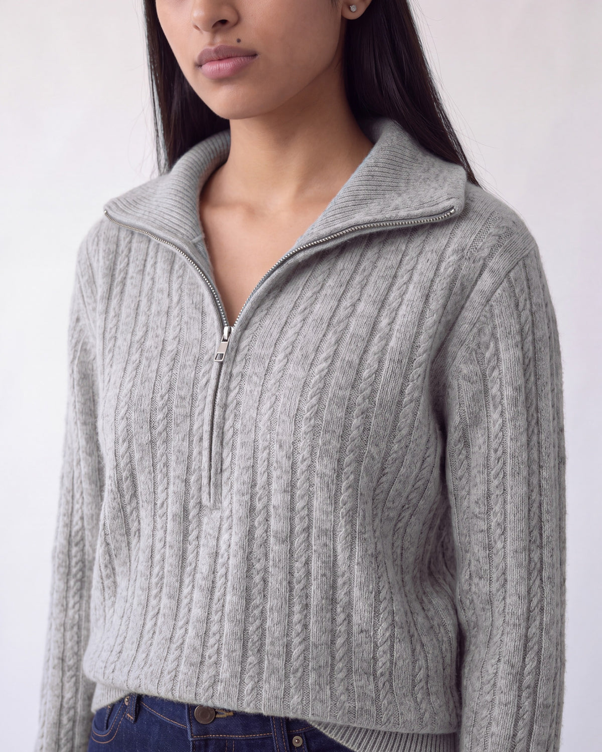 Cable knit jumper with half zip – Light Grey – detail