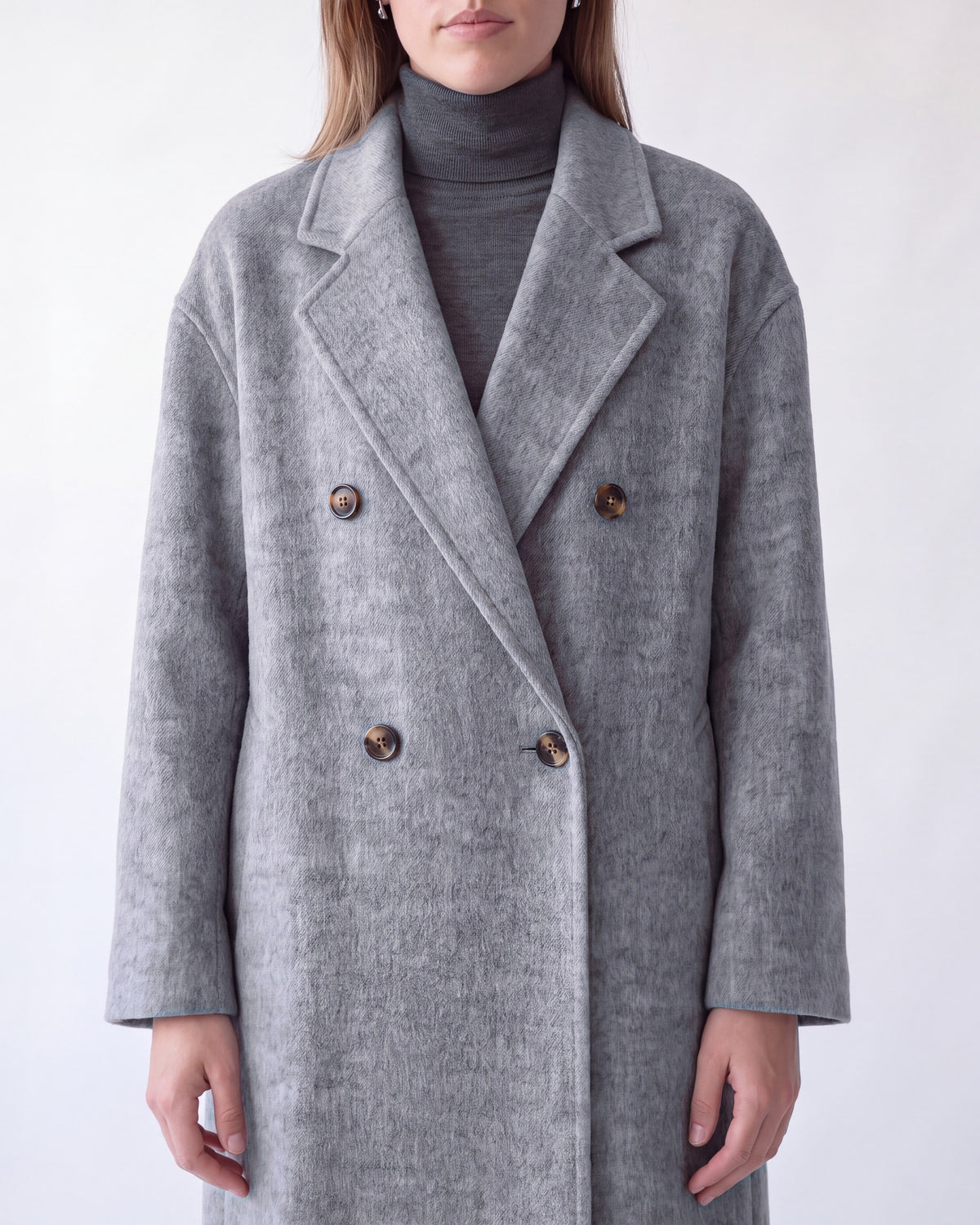 Double-breasted long wool coat – Grey – detail