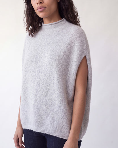 Sleeveless jumper in brushed wool blend – Light Grey – detail