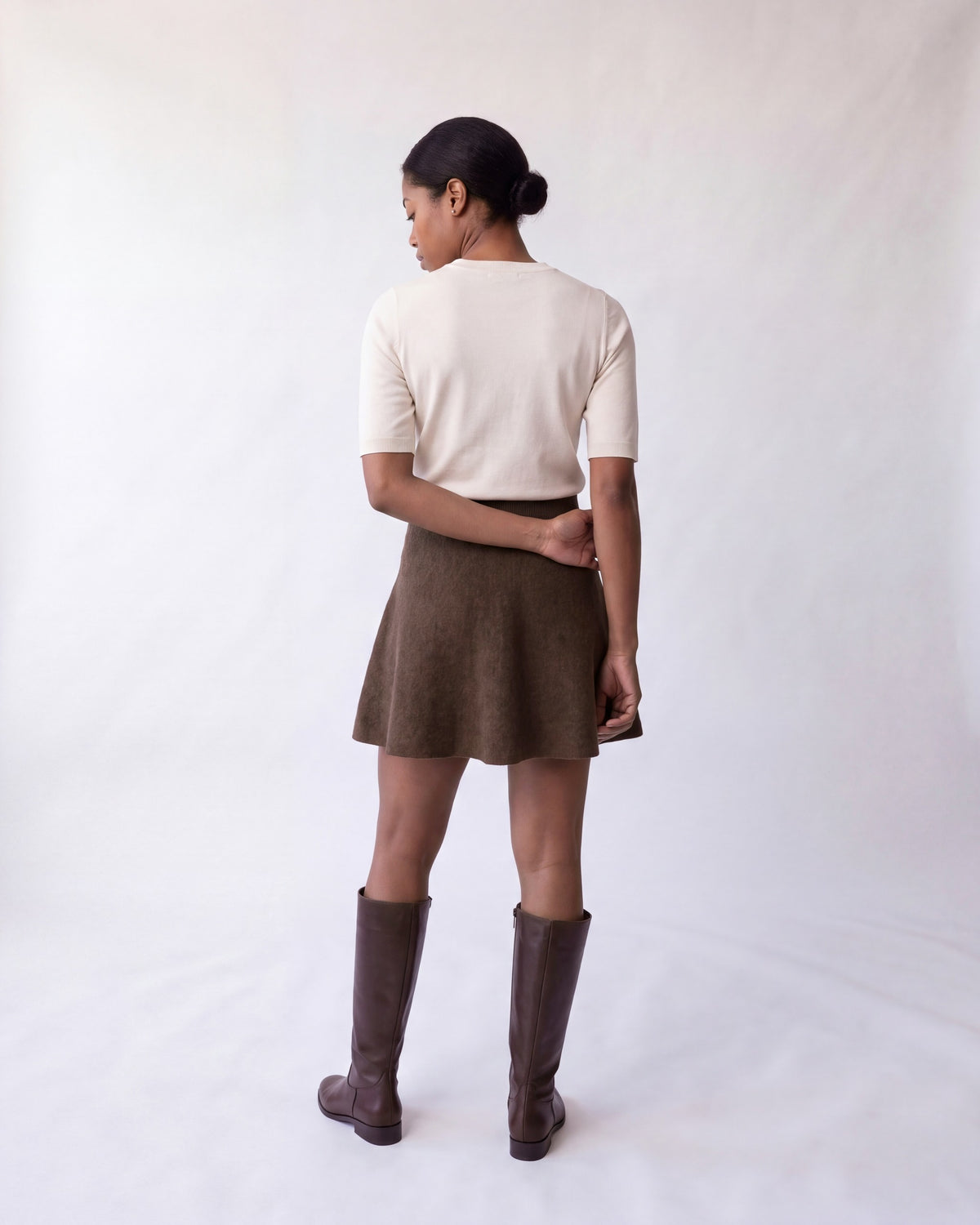 Knitted wool A-line mini skirt – Brown – full body back