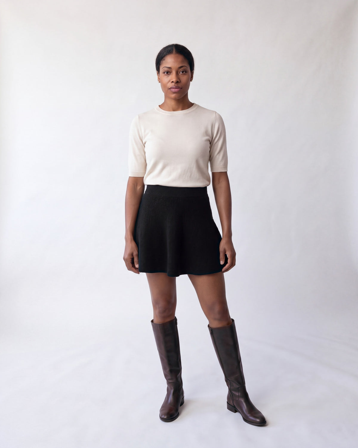Knitted wool A-line mini skirt – Black – full body front
