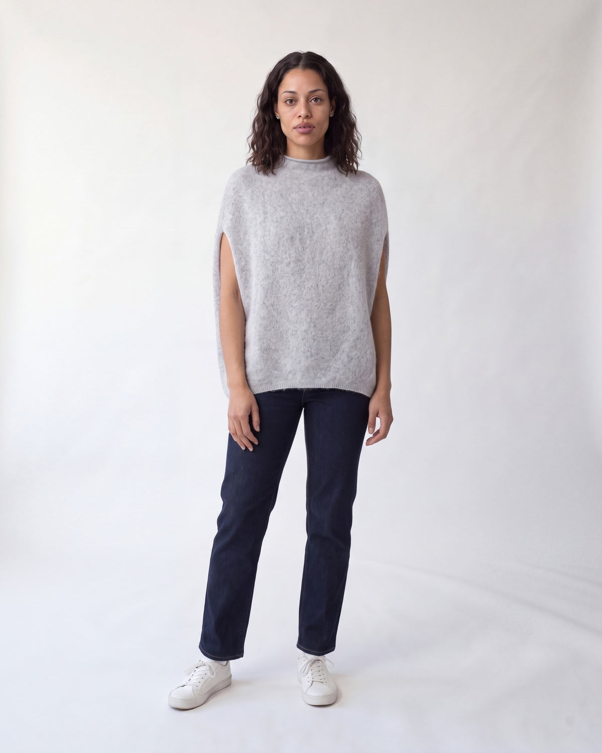 Sleeveless jumper in brushed wool blend – Light Grey – full body front
