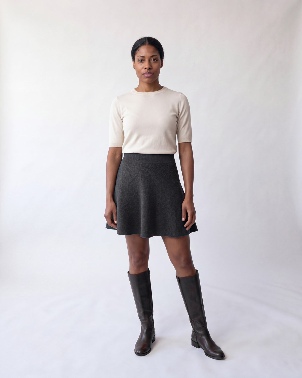 Knitted wool A-line mini skirt – Dark Grey – full body front